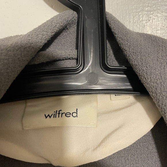 Aritzia Blazer - Picture 2 of 3